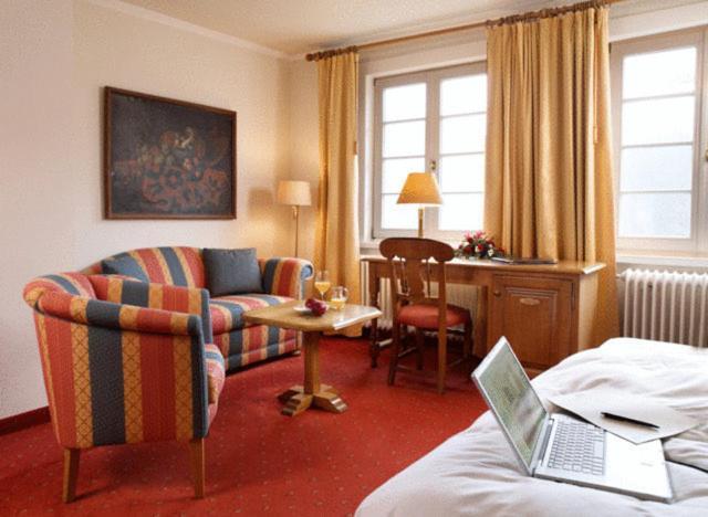 Hotel Und Restaurant Burg Schnellenberg อัทเทินดอร์น ภายนอก รูปภาพ