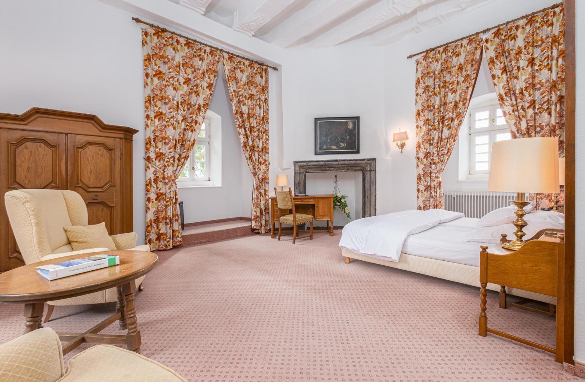Hotel Und Restaurant Burg Schnellenberg อัทเทินดอร์น ภายนอก รูปภาพ
